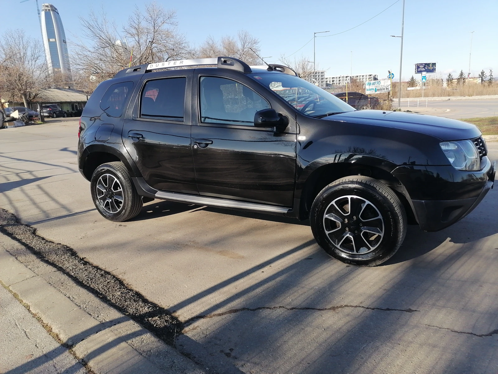 Dacia Duster 1.2i 4x4 Lux - изображение 3