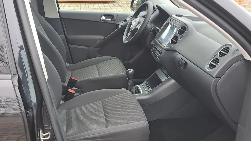 VW Tiguan 2.0TDI-4x4* FACE, снимка 11 - Автомобили и джипове - 55467407