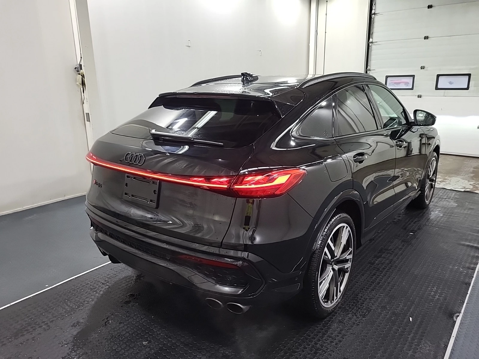 Audi SQ5 TECHNIK* SPORTBACK* COUPE* ОБДУХ* ДИСТРОНИК* ПАНО, снимка 3 - Автомобили и джипове - 55928574