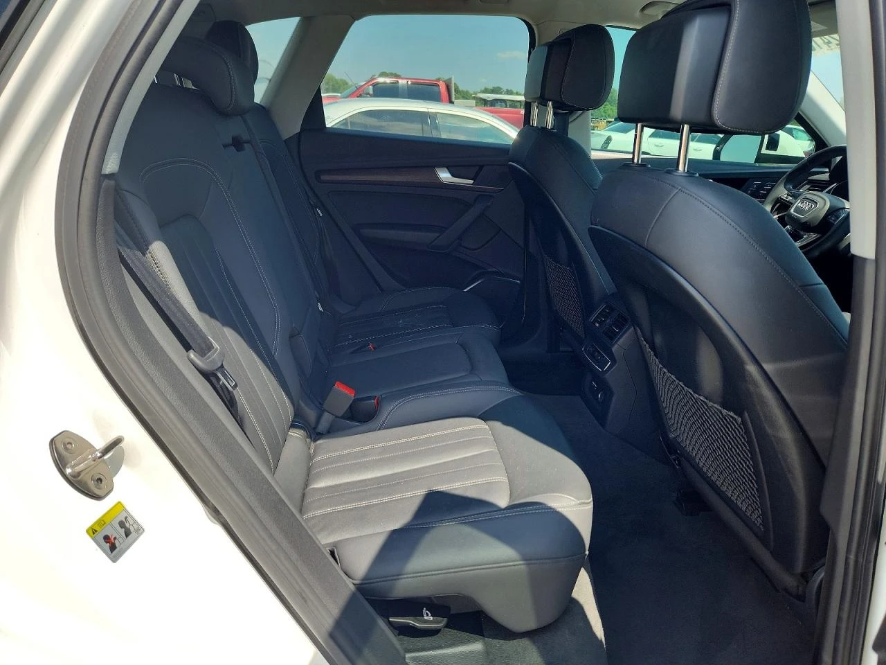 Audi Q5 2.0l Premium, снимка 10 - Автомобили и джипове - 56050539