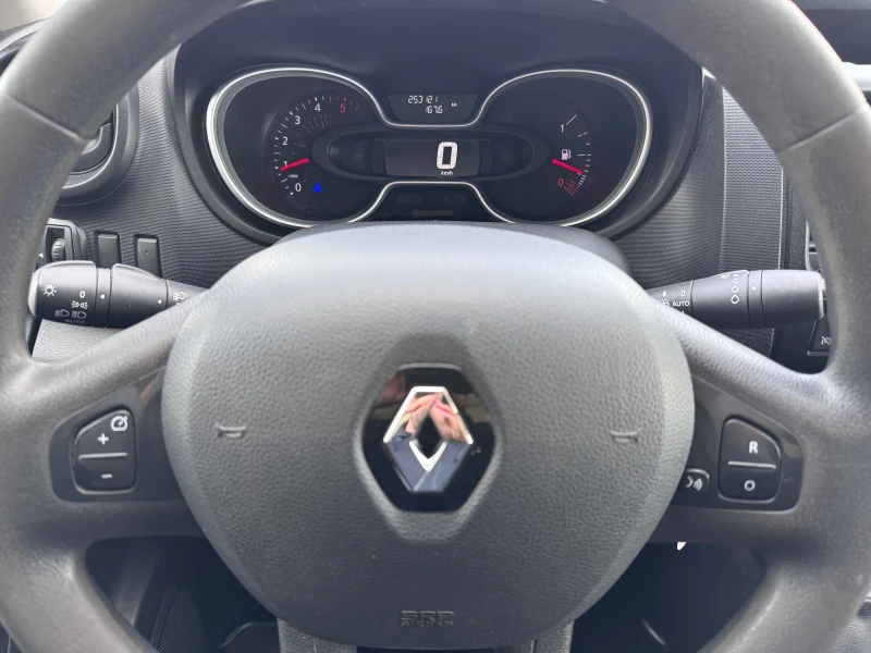 Renault Trafic 2.0DCI 146кс * 3местен* LED* НАВИ* Перфектен* , снимка 12 - Бусове и автобуси - 53558645