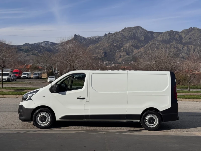 Renault Trafic 2.0DCI 146кс * 3местен* LED* НАВИ* Перфектен* , снимка 2 - Бусове и автобуси - 53558645