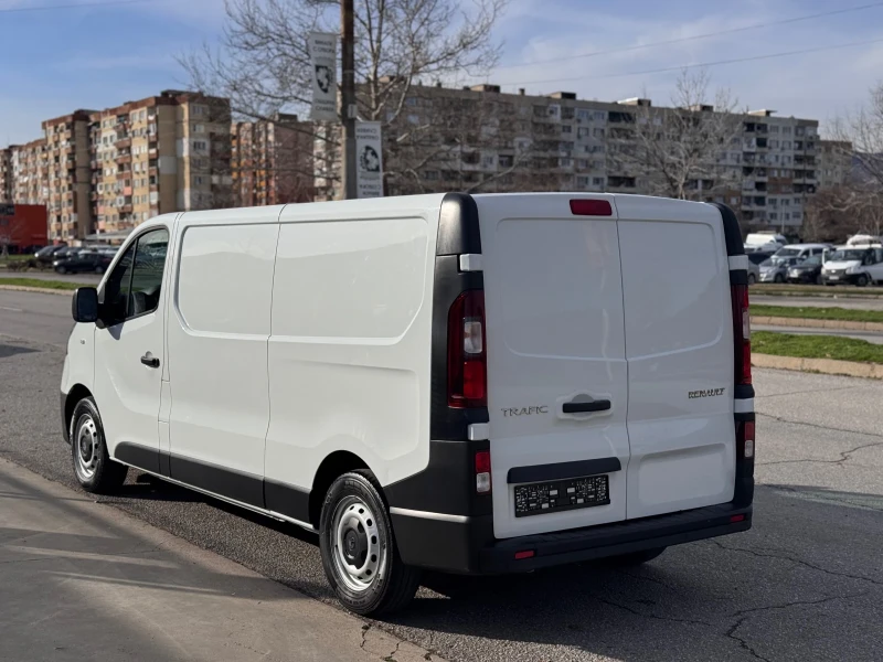 Renault Trafic 2.0DCI 146кс * 3местен* LED* НАВИ* Перфектен* , снимка 3 - Бусове и автобуси - 53558645