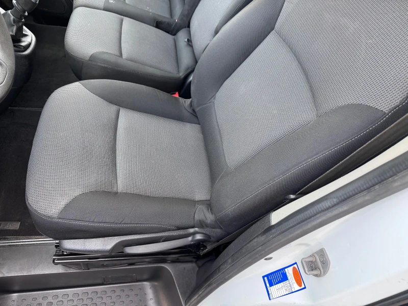 Renault Trafic 2.0DCI 146кс * 3местен* LED* НАВИ* Перфектен* , снимка 14 - Бусове и автобуси - 53558645