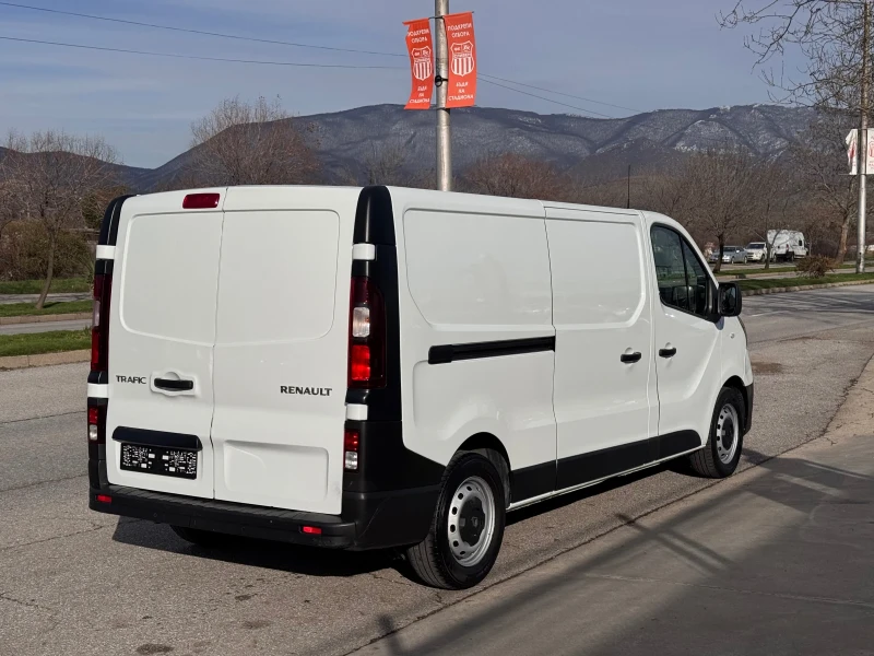 Renault Trafic 2.0DCI 146кс * 3местен* LED* НАВИ* Перфектен* , снимка 7 - Бусове и автобуси - 53558645