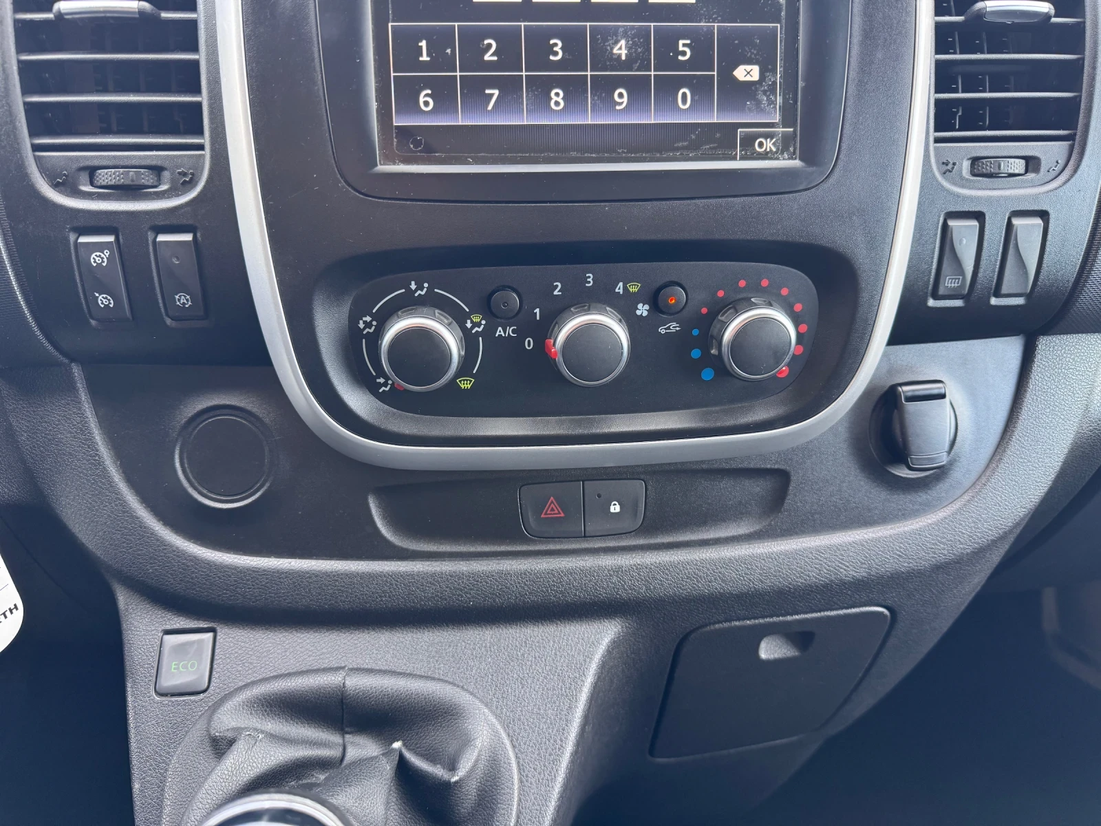 Renault Trafic 2.0DCI 146�� * 3������* LED* ����* ���������*  | Mobile.bg � ����������� 13