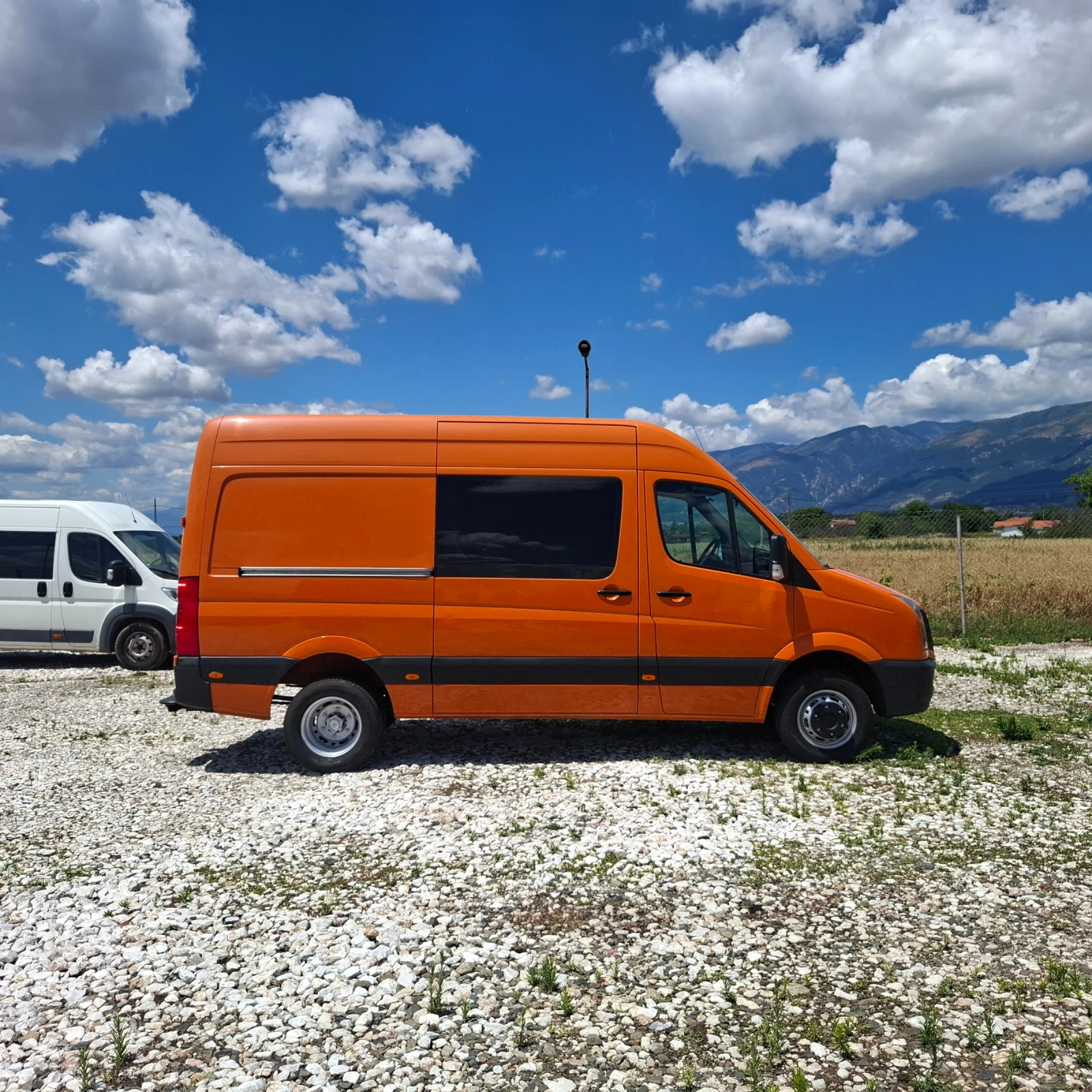 VW Crafter Германия EURO5 КЛИМАТРОНИК Двойна гума 3, 5 тона, снимка 9 - Бусове и автобуси - 55289957