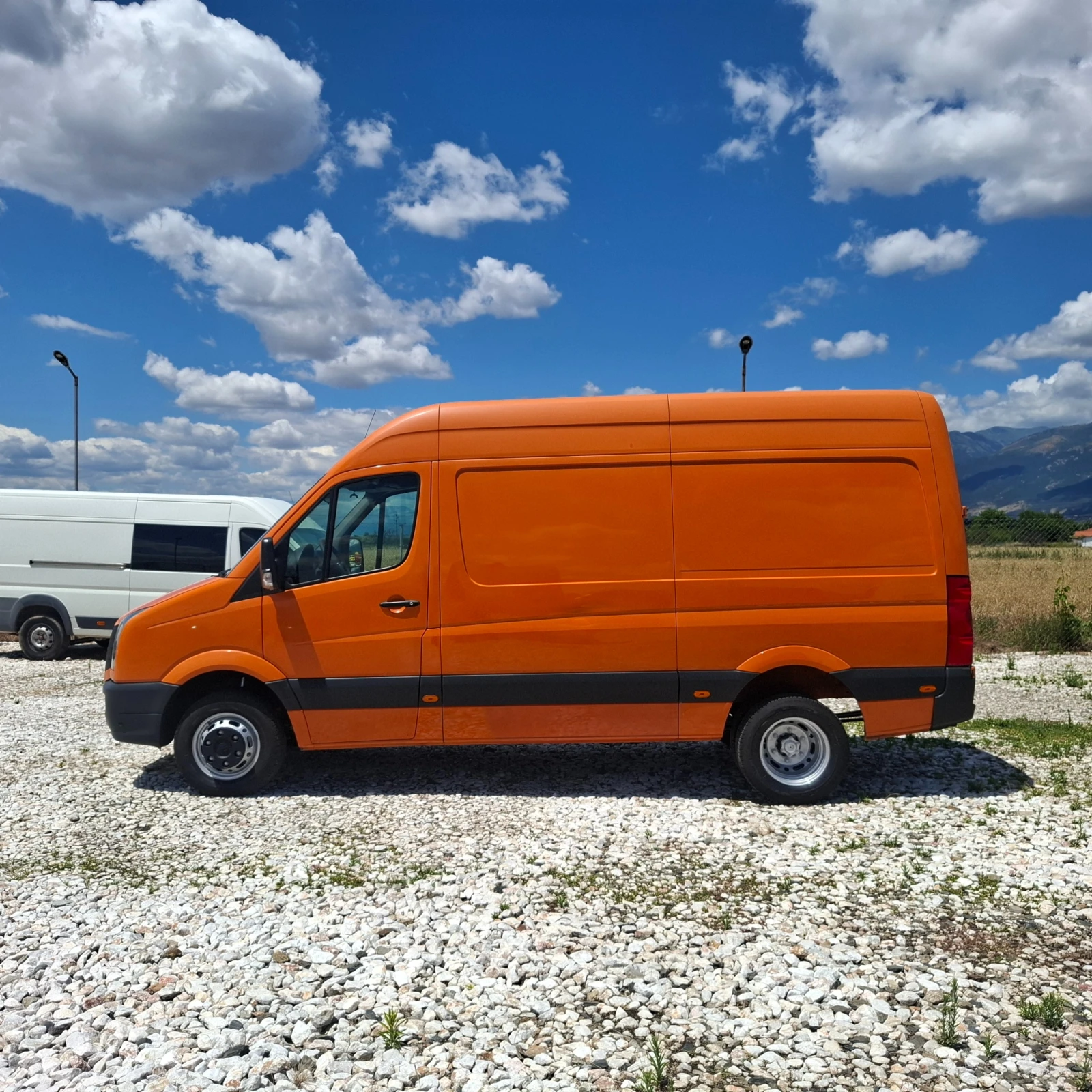 VW Crafter Германия EURO5 КЛИМАТРОНИК Двойна гума 3, 5 тона, снимка 4 - Бусове и автобуси - 55289957