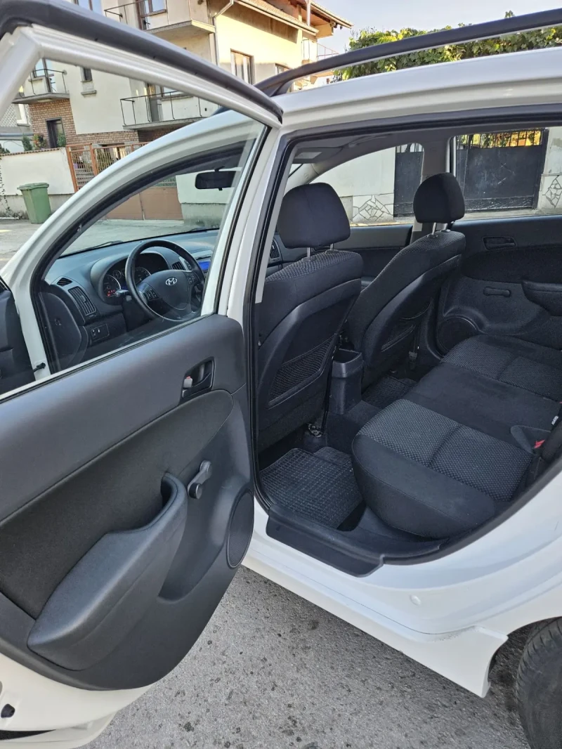 Hyundai I30 1.4i Europe+ Face Lift, снимка 10 - Автомобили и джипове - 47387993