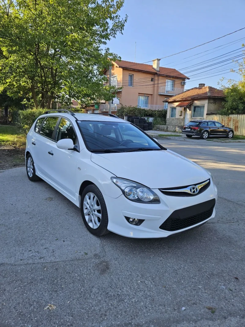 Hyundai I30 1.4i Europe+ Face Lift, снимка 4 - Автомобили и джипове - 47387993