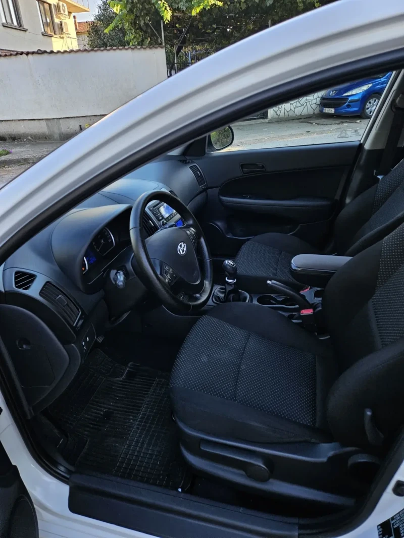 Hyundai I30 1.4i Europe+ Face Lift, снимка 7 - Автомобили и джипове - 47387993