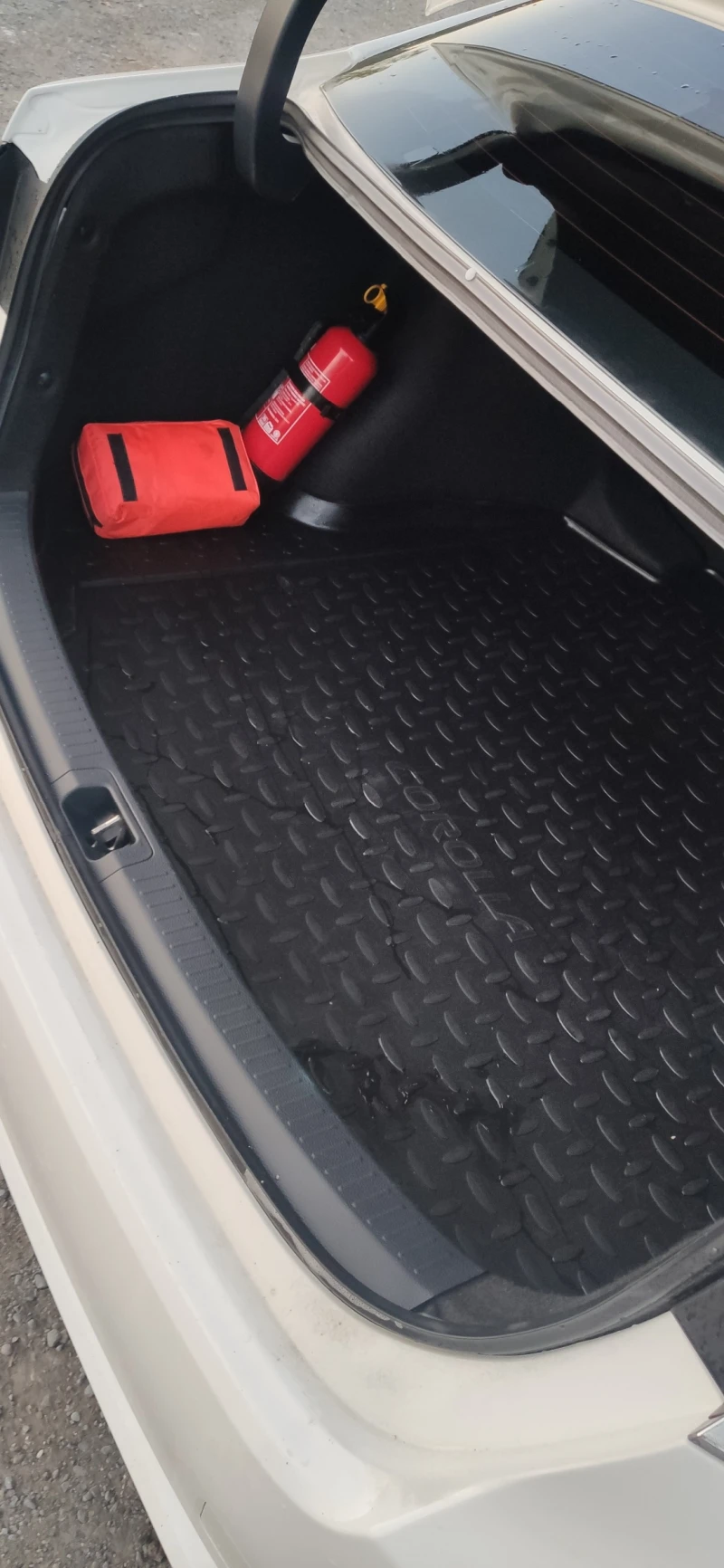 Toyota Corolla 1.6 LPG, снимка 12 - Автомобили и джипове - 52423819