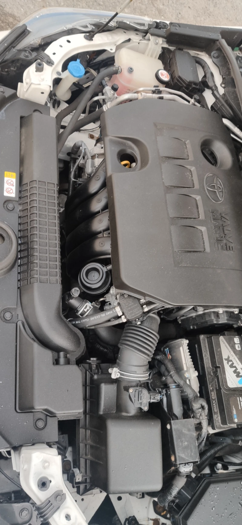 Toyota Corolla 1.6 LPG, снимка 10 - Автомобили и джипове - 52423819