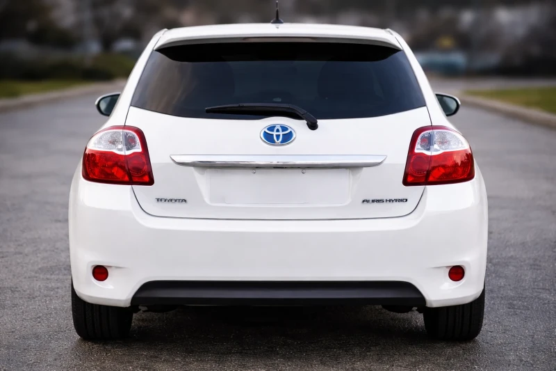 Toyota Auris 1.8 Хибрит Автомат , снимка 6 - Автомобили и джипове - 53061981