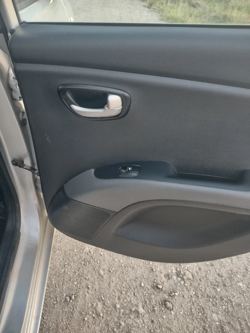 Hyundai I10, снимка 11 - Автомобили и джипове - 53458818