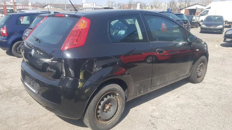 Fiat Punto 1.3, снимка 9 - Автомобили и джипове - 40838877