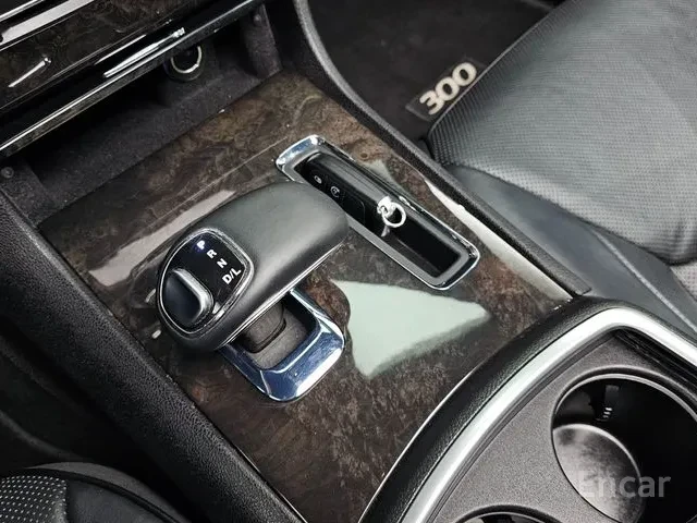 Chrysler 300c 3.6i - изображение 8