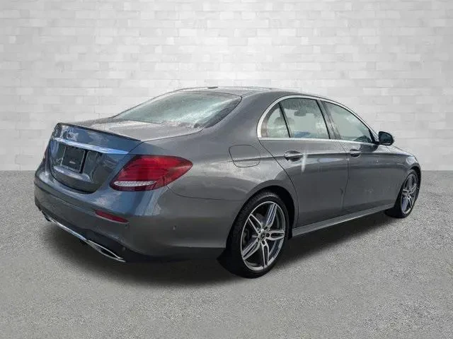Mercedes-Benz E 300  - изображение 6