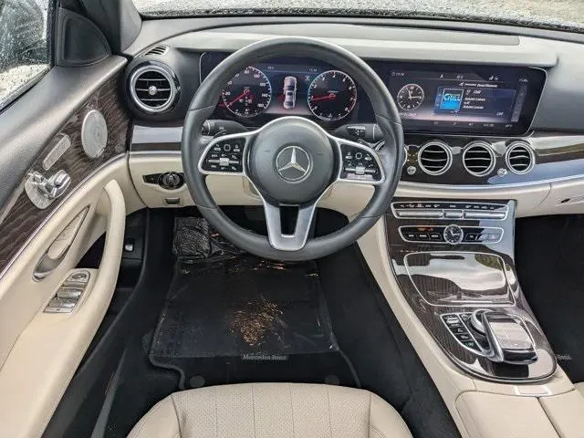Mercedes-Benz E 300  - изображение 10