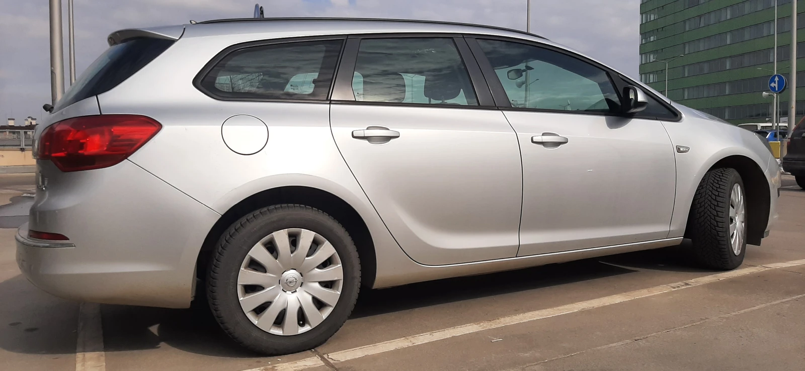 Opel Astra 1.6 CDTI безупречно поддържан - изображение 4