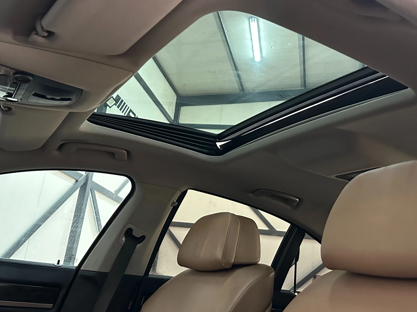 BMW 730 d* Дистроник* Вакум* Head-up* , снимка 16 - Автомобили и джипове - 51055348