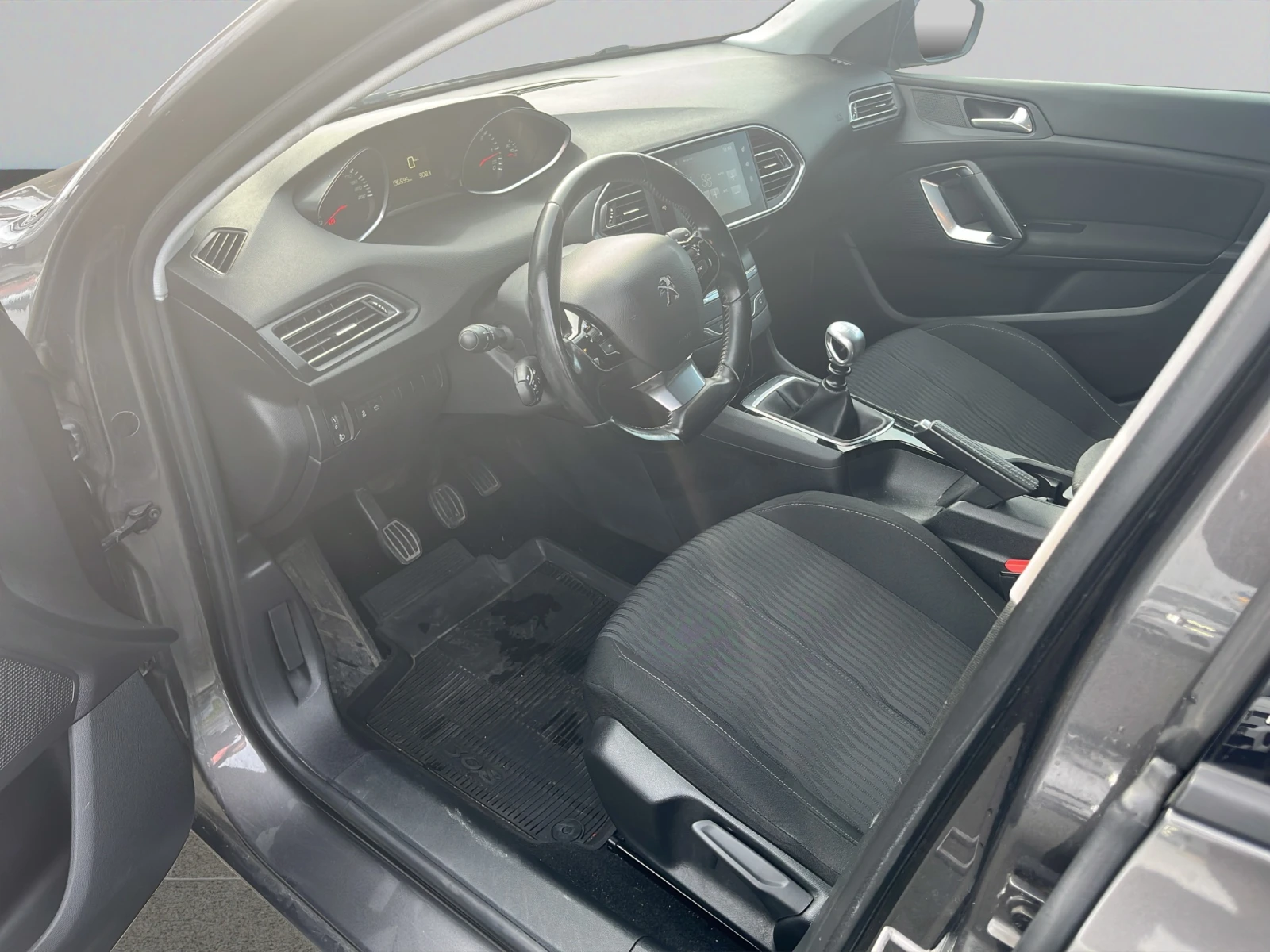 Peugeot 308  - изображение 10