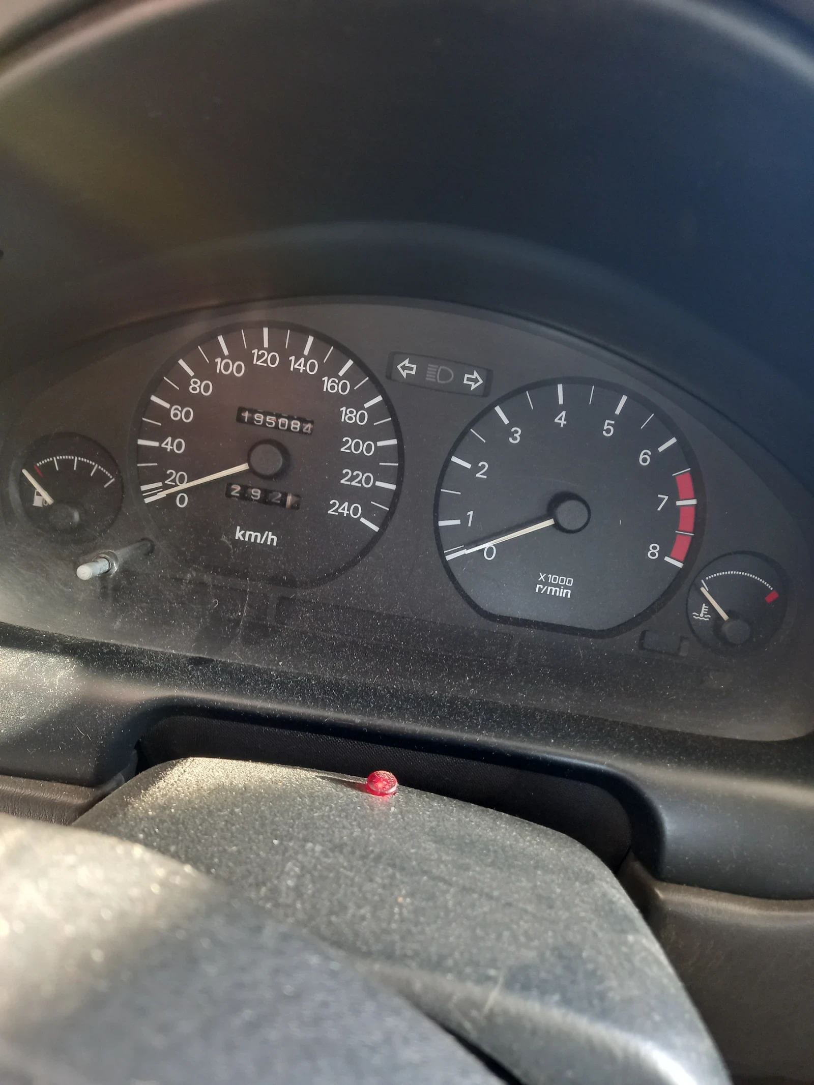 Mitsubishi Carisma, снимка 6 - Автомобили и джипове - 53759923