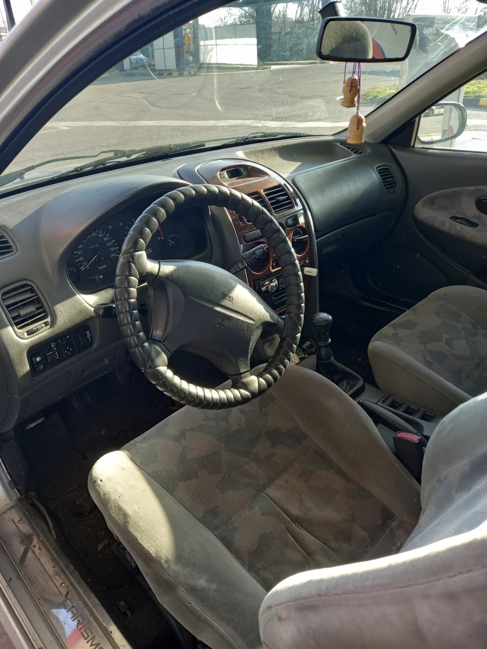 Mitsubishi Carisma, снимка 5 - Автомобили и джипове - 53759923