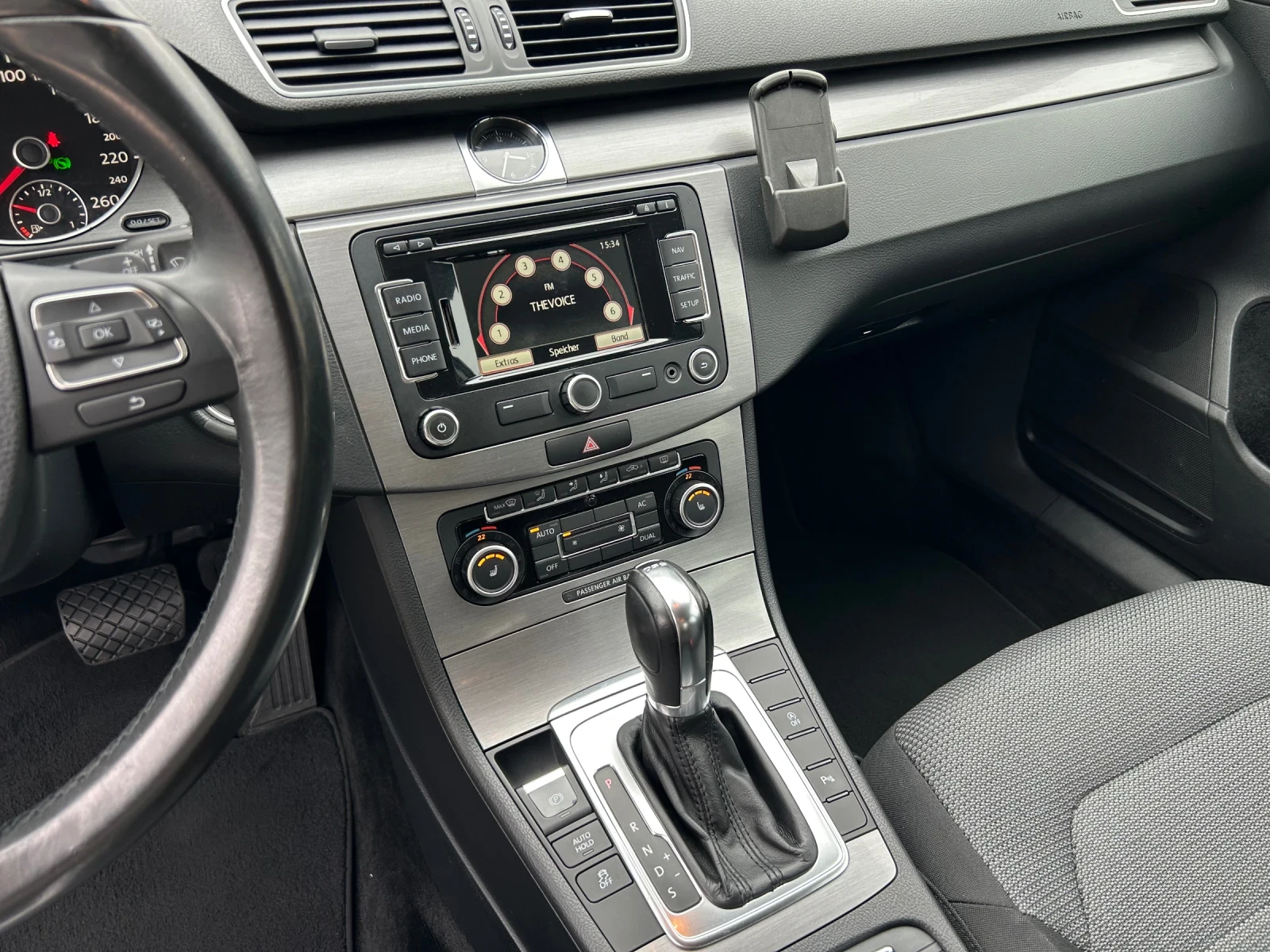 VW Passat 2.0 TDI DSG, снимка 8 - Автомобили и джипове - 54032269