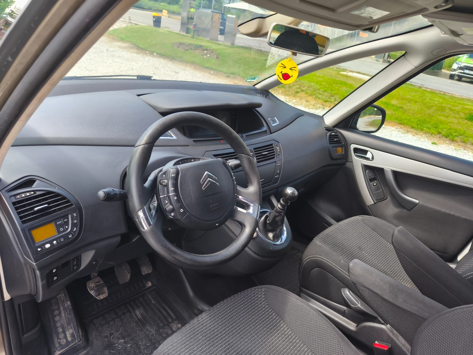 Citroen Grand C4 Picasso, снимка 8 - Автомобили и джипове - 54492575