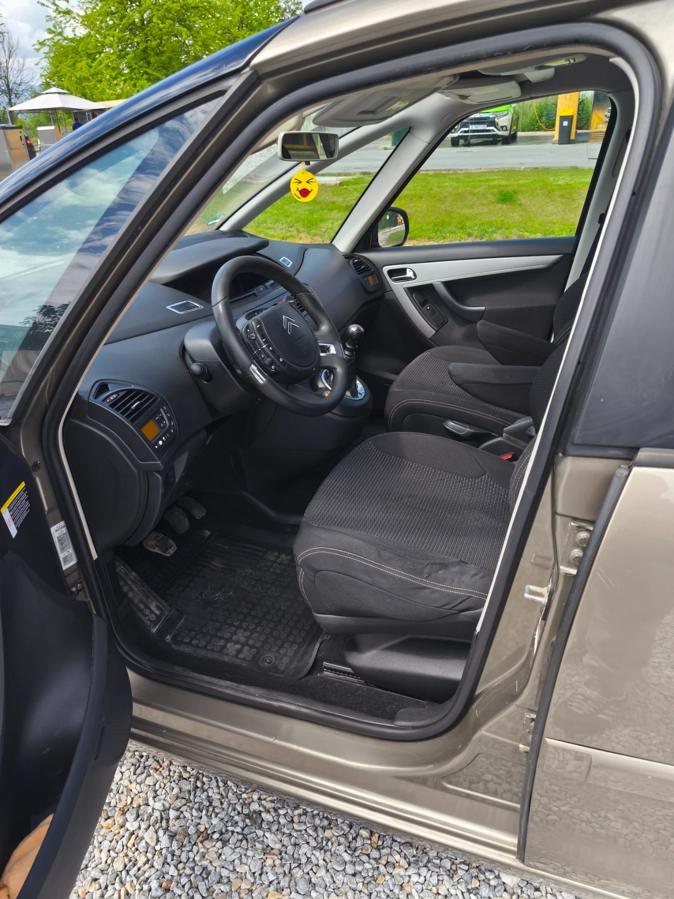 Citroen Grand C4 Picasso, снимка 7 - Автомобили и джипове - 54492575