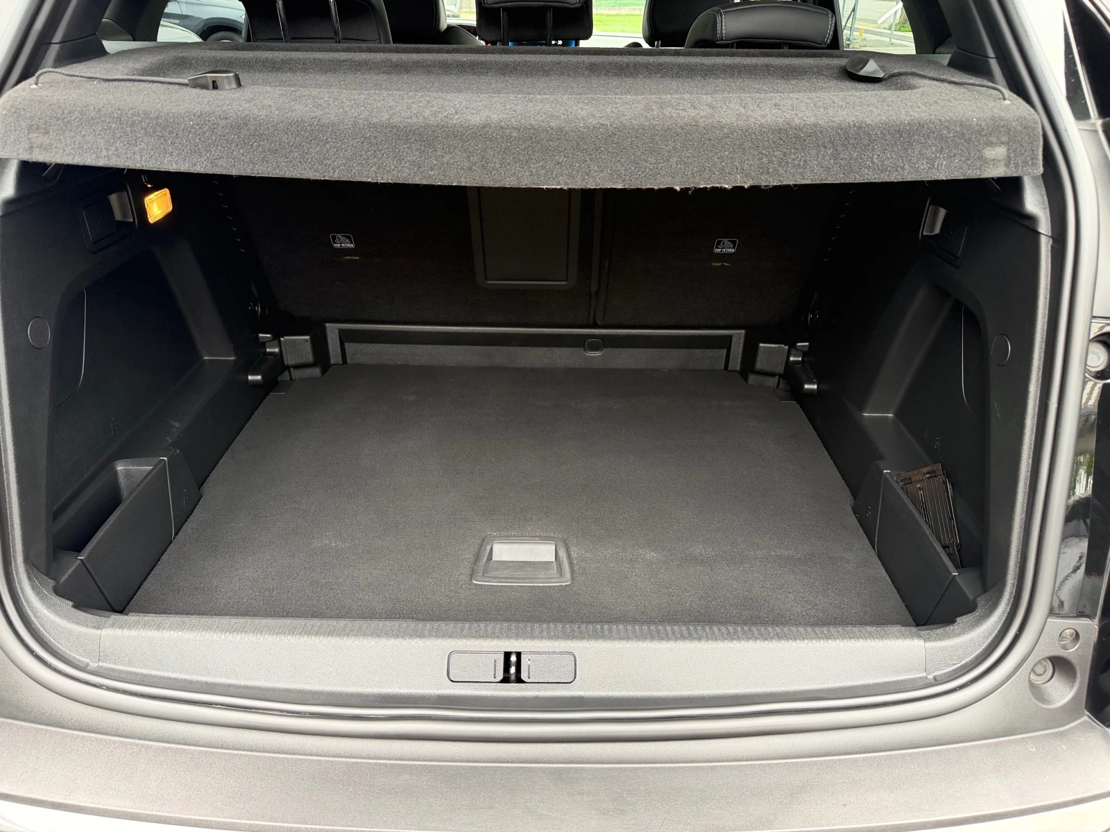 Peugeot 3008 1.5 ALURE LED KAMERA, снимка 10 - Автомобили и джипове - 54655052