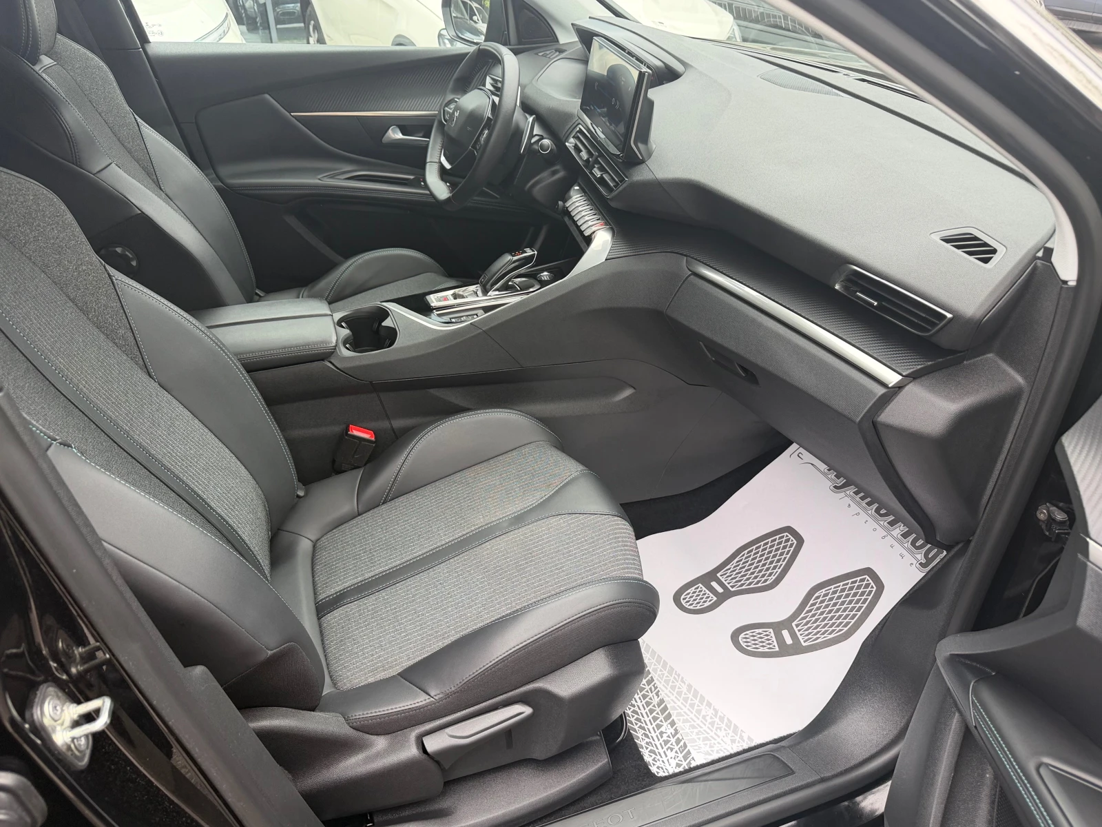 Peugeot 3008 1.5 ALURE LED KAMERA, снимка 8 - Автомобили и джипове - 54655052