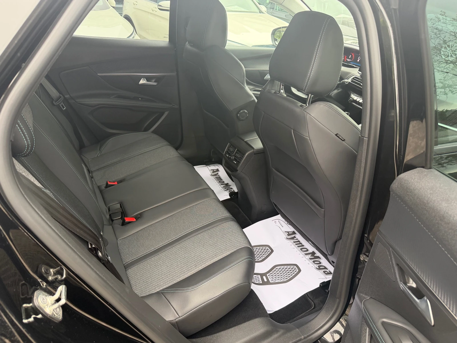 Peugeot 3008 1.5 ALURE LED KAMERA, снимка 9 - Автомобили и джипове - 54655052