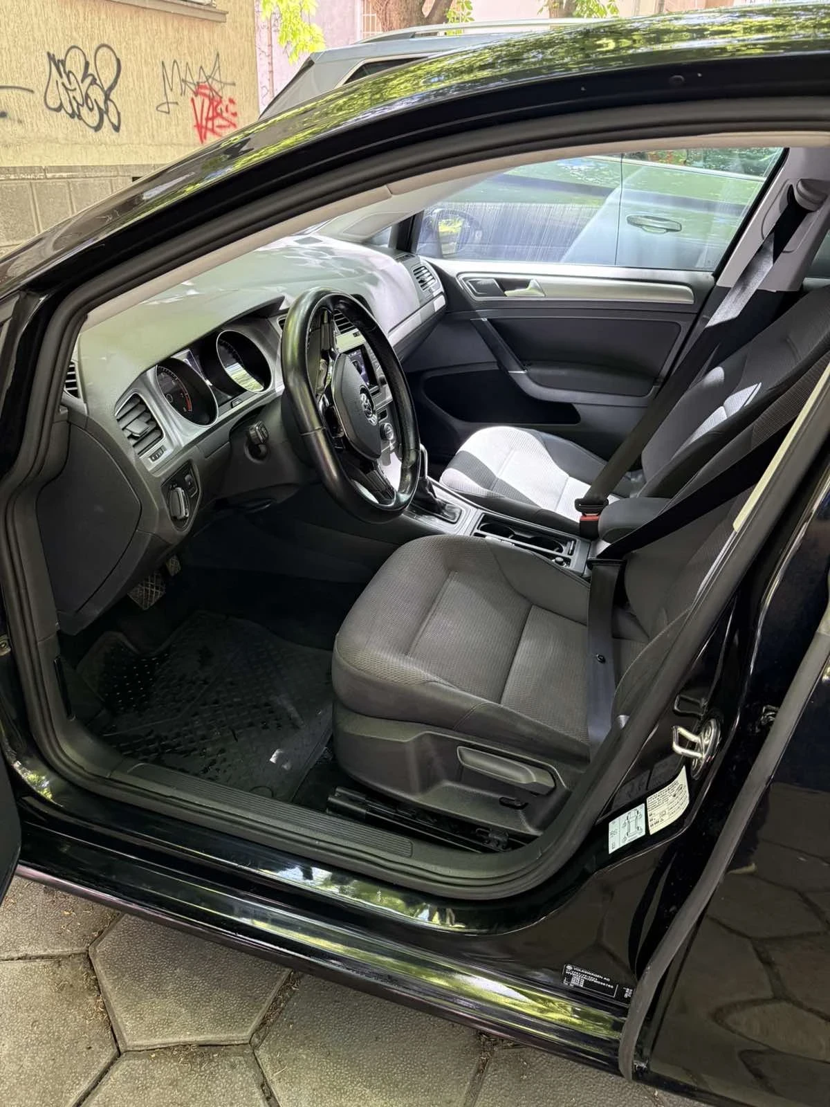 VW Golf TSI, снимка 7 - Автомобили и джипове - 54704373