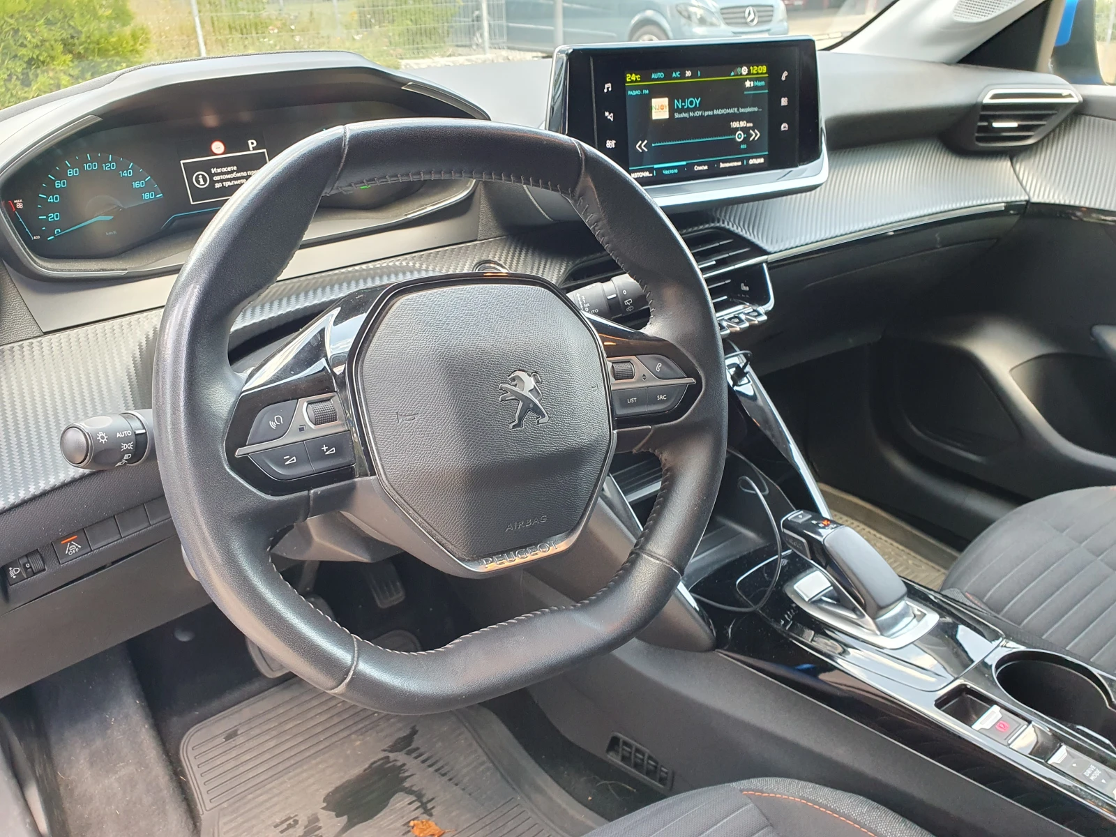 Peugeot 208 Active, снимка 11 - Автомобили и джипове - 54740145