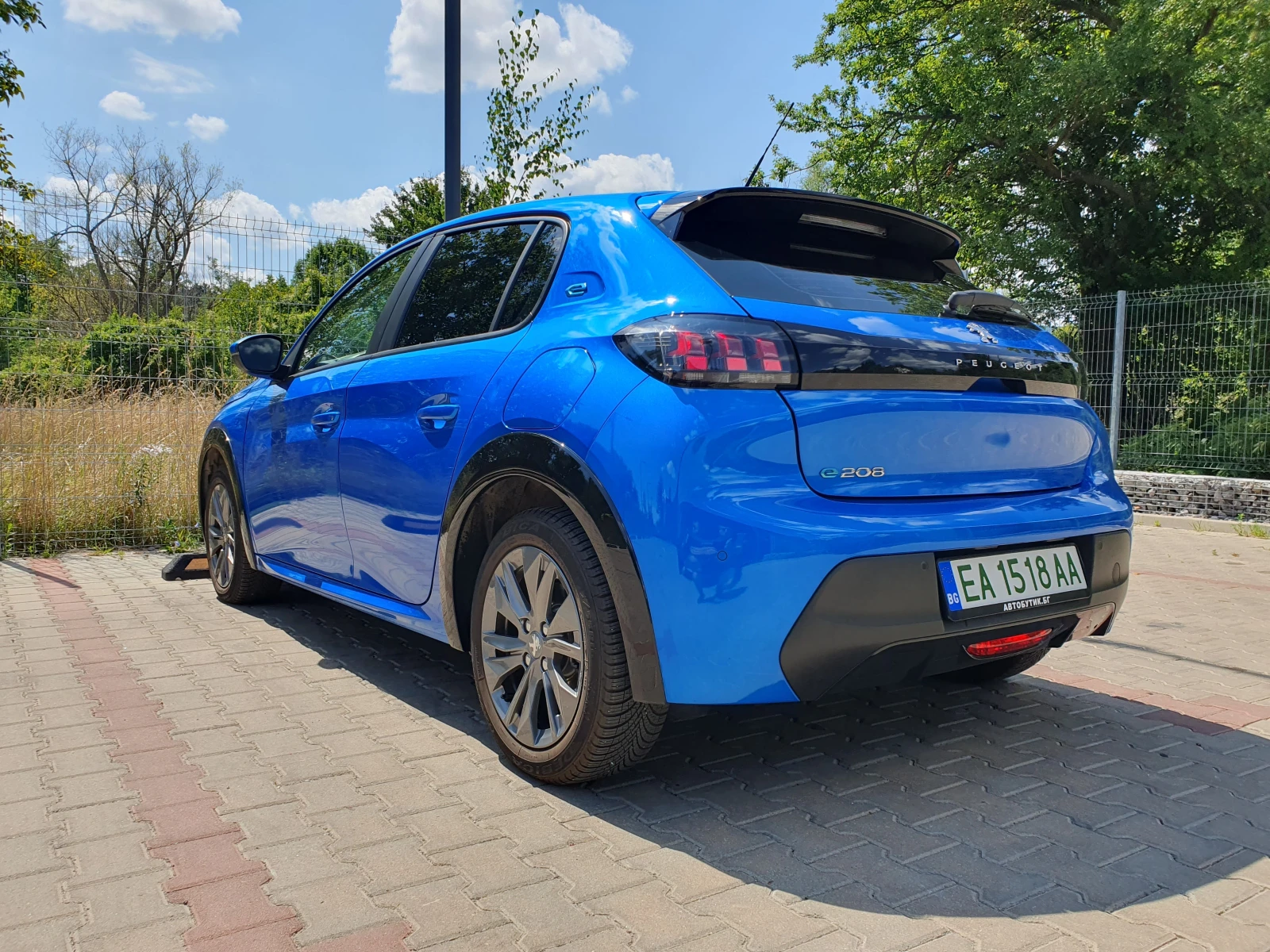 Peugeot 208 Active, снимка 7 - Автомобили и джипове - 54740145