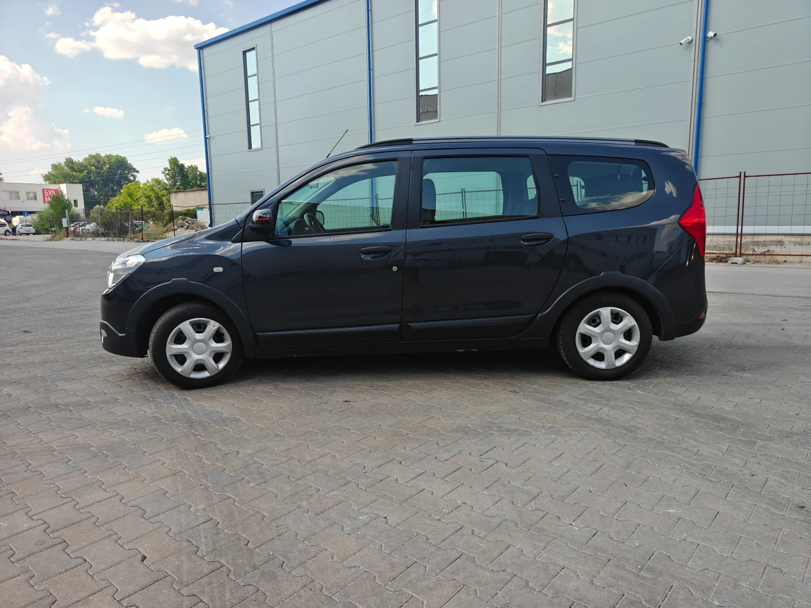Dacia Lodgy  Stepway  1.3 Tce 130 hp 7 seats, снимка 4 - Автомобили и джипове - 55578838