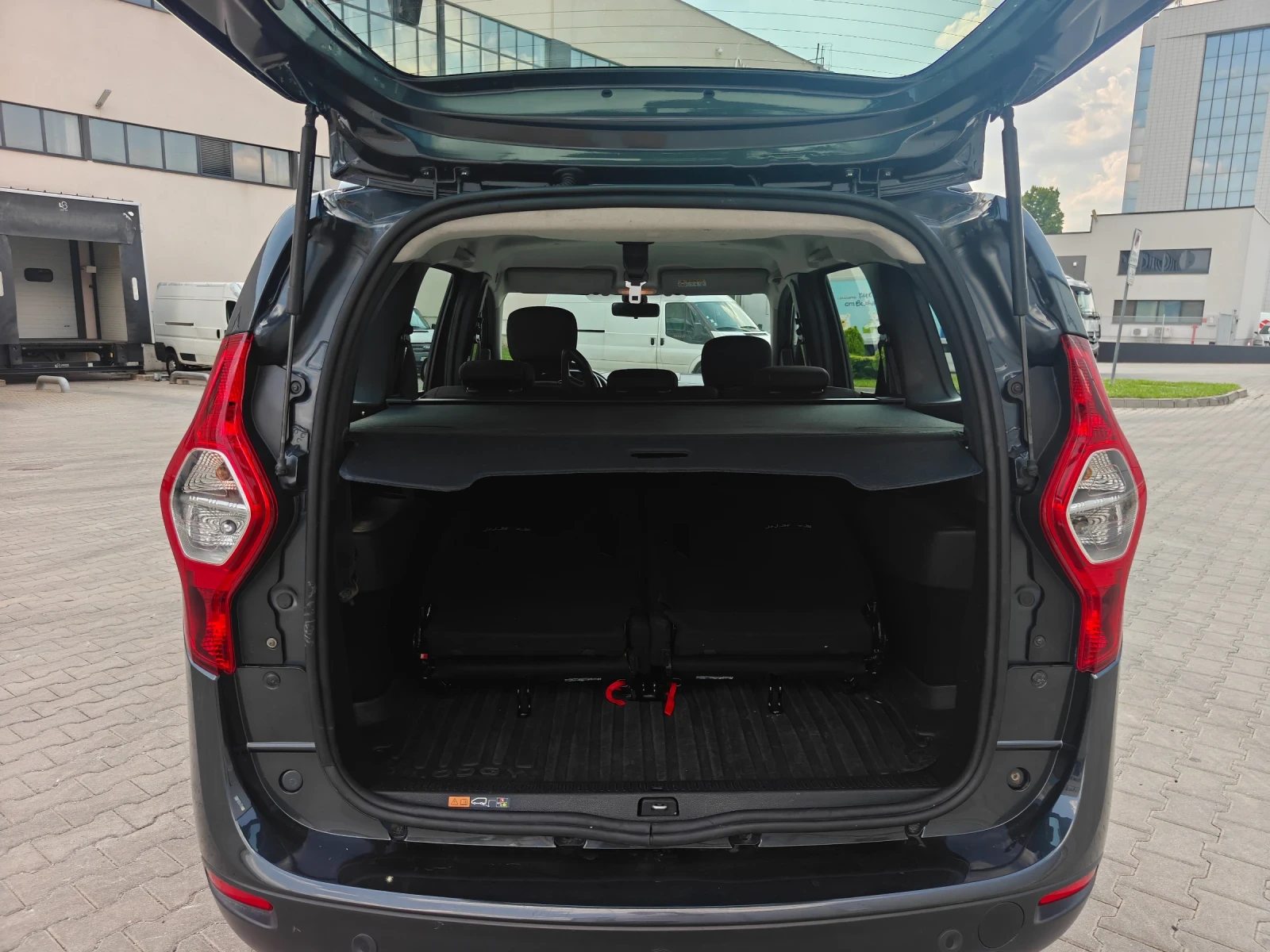 Dacia Lodgy  Stepway  1.3 Tce 130 hp 7 seats, снимка 7 - Автомобили и джипове - 55578838