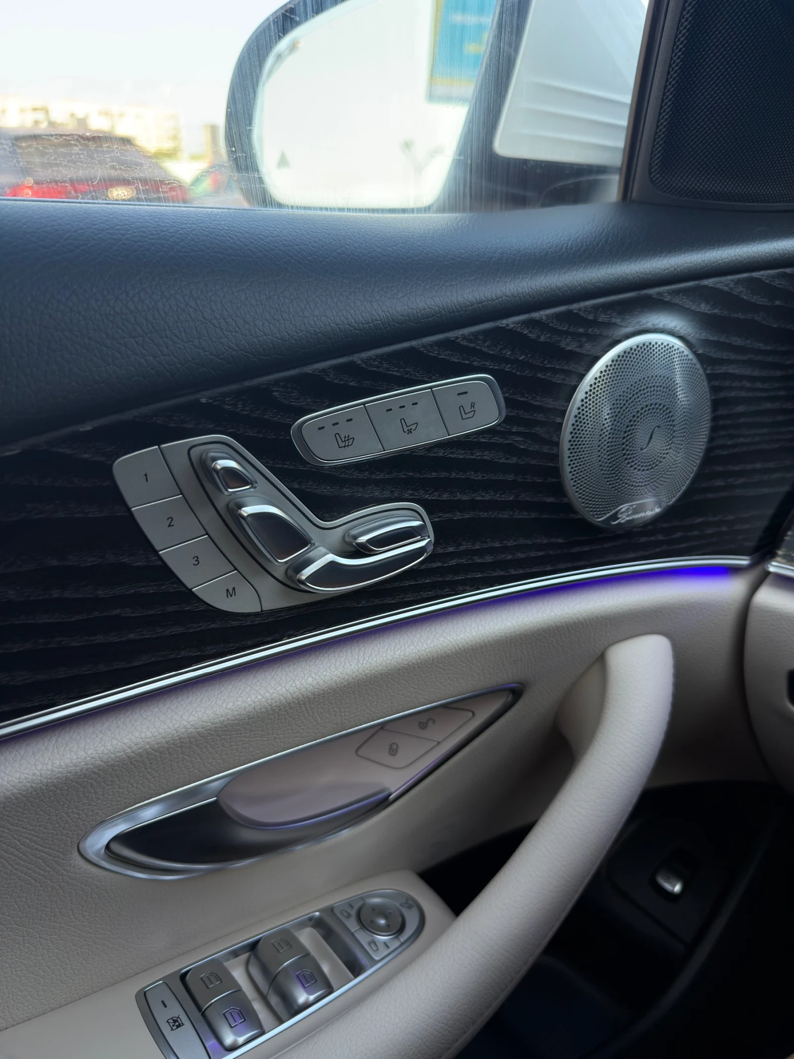 Mercedes-Benz E 400 V6/333HP/ ОБДУХВ./PANO/360/138хил км, снимка 11 - Автомобили и джипове - 55816075