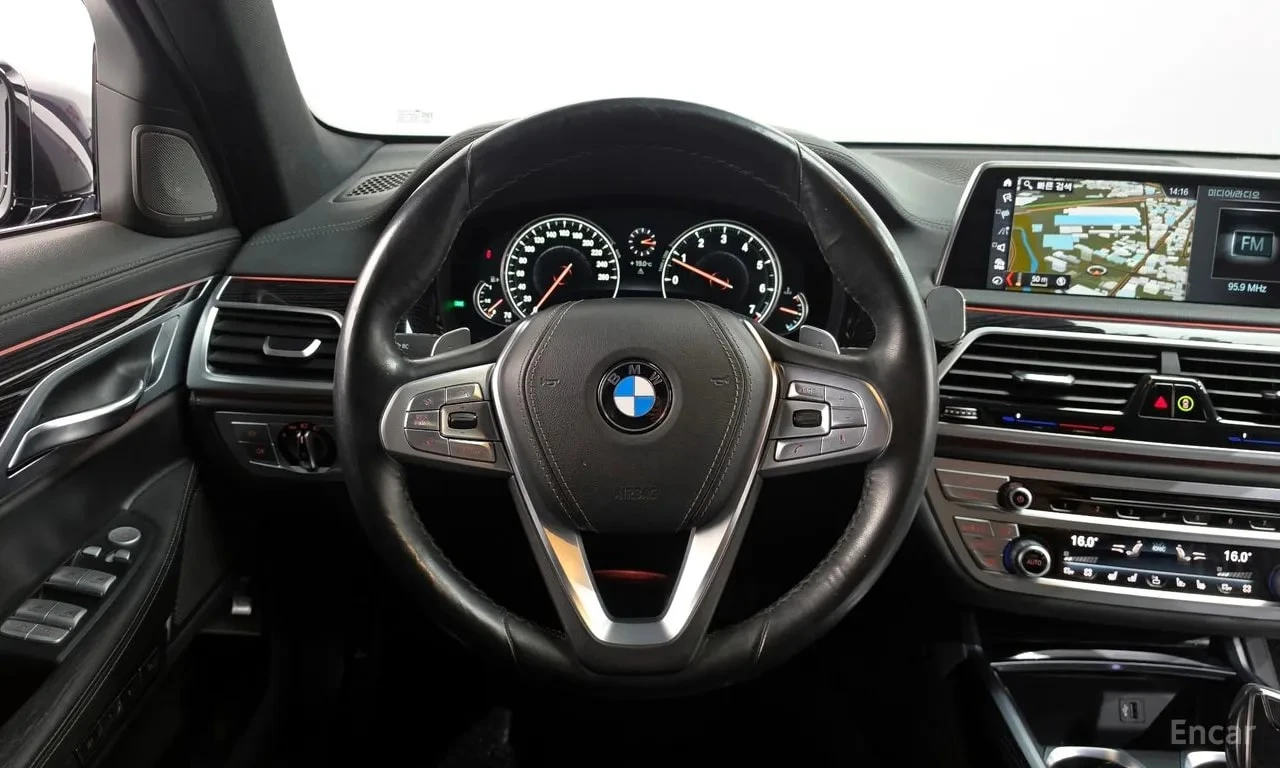 BMW 740 Li xDrive M Sport/МАСАЖИ/ОБДУХ/360/ПАНОРАМА/ТВ/, снимка 14 - Автомобили и джипове - 56102848
