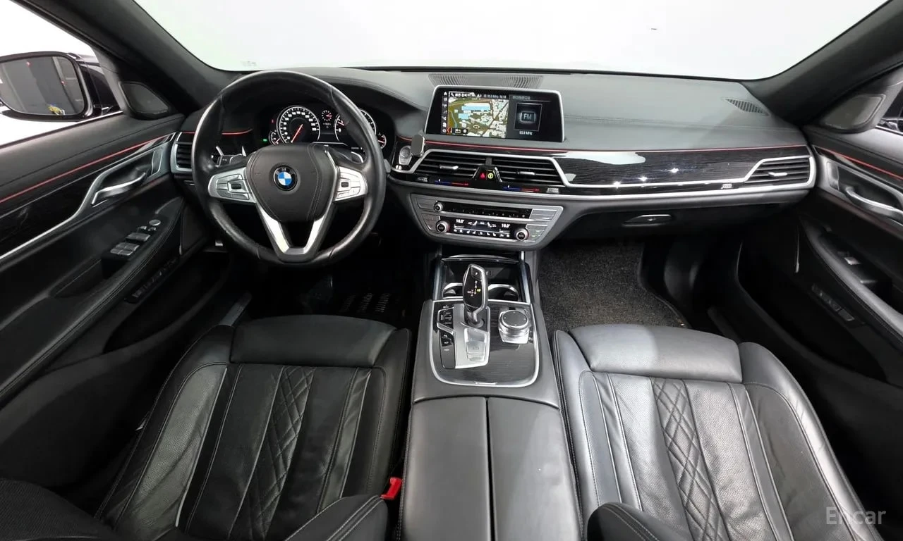BMW 740 Li xDrive M Sport/МАСАЖИ/ОБДУХ/360/ПАНОРАМА/ТВ/, снимка 7 - Автомобили и джипове - 56102848