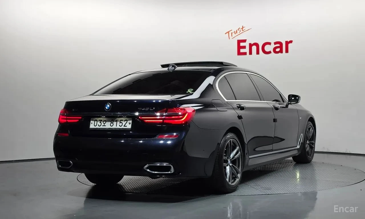 BMW 740 Li xDrive M Sport/МАСАЖИ/ОБДУХ/360/ПАНОРАМА/ТВ/, снимка 2 - Автомобили и джипове - 56102848