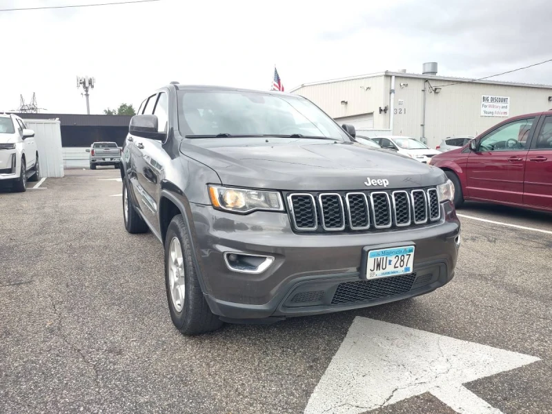 Jeep Grand cherokee 2017 Jeep Grand Cherokee Laredo, снимка 2 - Автомобили и джипове - 48016773