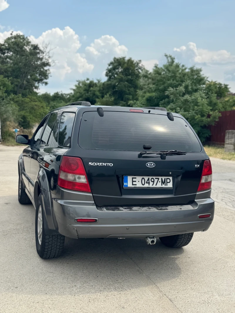 Kia Sorento 2.5 CRDI, снимка 2 - Автомобили и джипове - 52543177