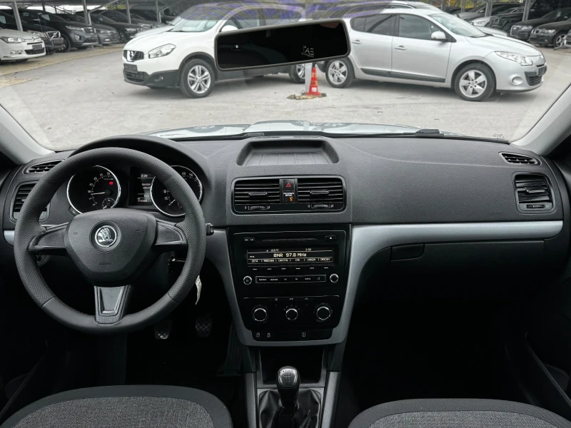 Skoda Yeti 1.6TDI GREENLINE ИТАЛИЯ, снимка 13 - Автомобили и джипове - 52056896