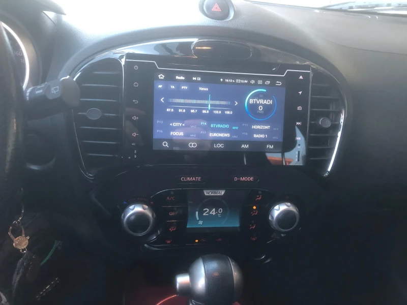 Nissan Juke, снимка 7 - Автомобили и джипове - 52416382