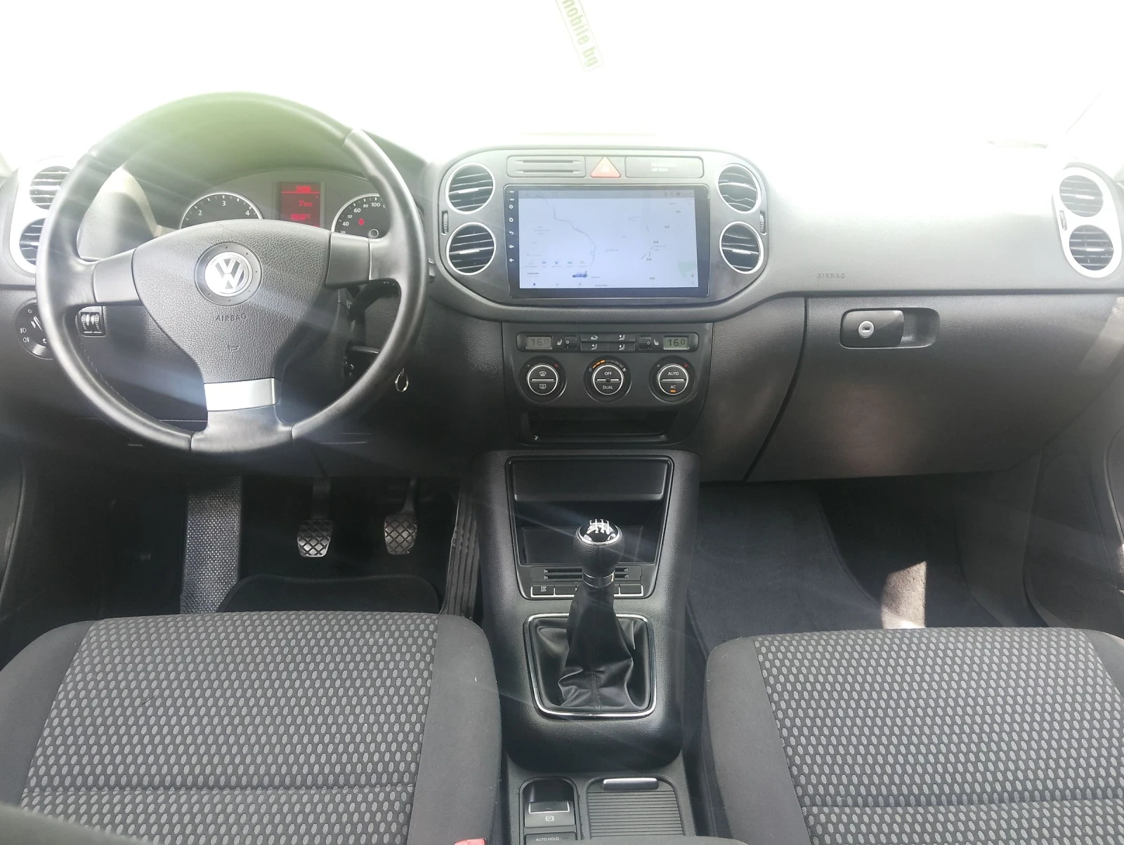 VW Tiguan 2.0TDI 4x4 - изображение 10