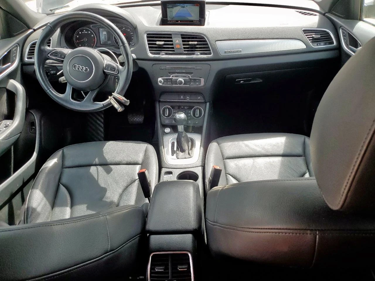 Audi Q3 Premium* ПОДГРЕВИ* КОЖЕН САЛОН* 4x4 - изображение 8