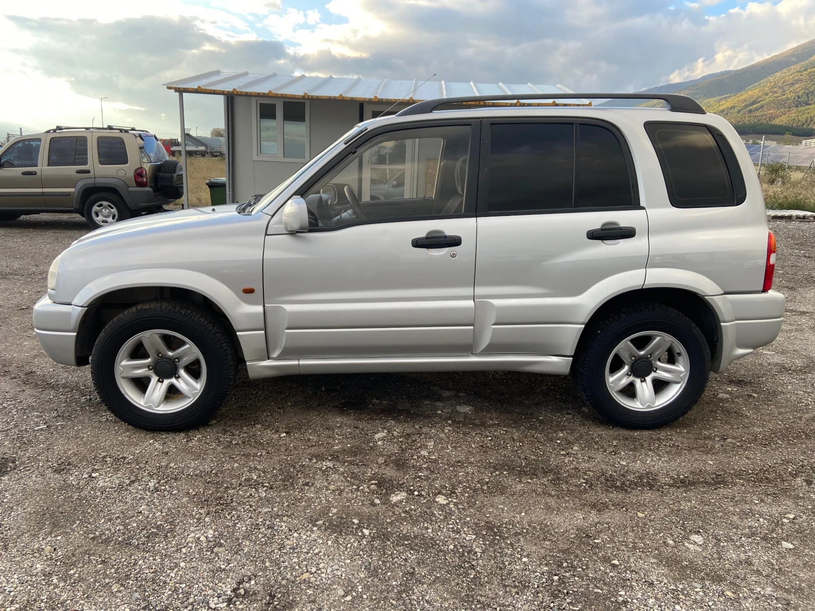 Suzuki Grand vitara 2.0 ГЪРЦИЯ 195000 км - изображение 8